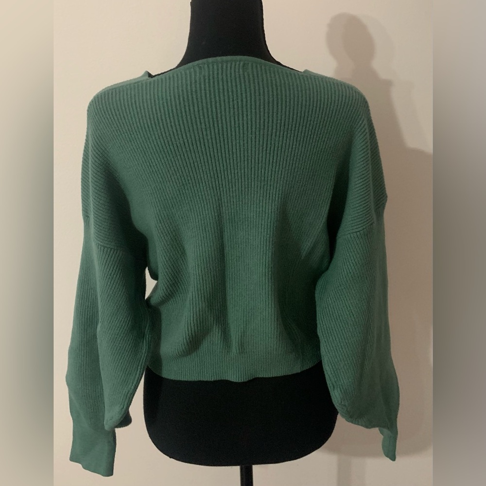 Elegant V-Neck Sweater in Forest Green - Picture 2 of 3
